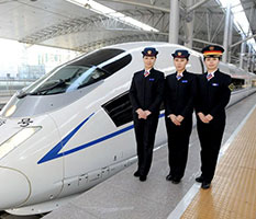 成都公办航空学校，成都哪所航空学校学费最低_成都铁路学校招生