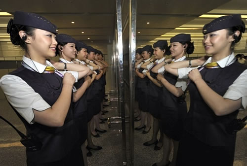 成都高铁动车乘务员需要进行哪些科目学习_成都高铁学校招生