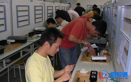 重庆市农业机械化学校电子技术应用专业
