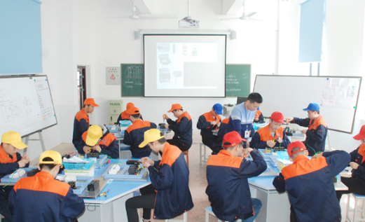 重庆市黔江区民族职业教育中心电子技术应用专业