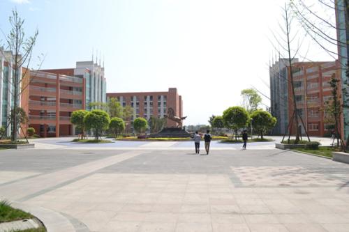 四川江油工业学校2019年报名条件