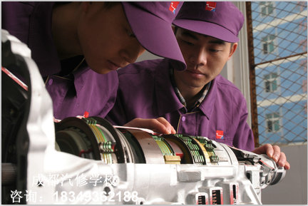 成都五月花汽修专业学院老师带领学生到各地实际操作演练_成都铁路学校招生
