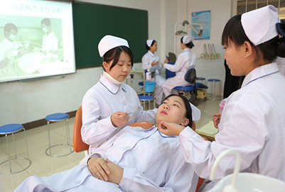 贵阳卫生学校的报名条件及办法?